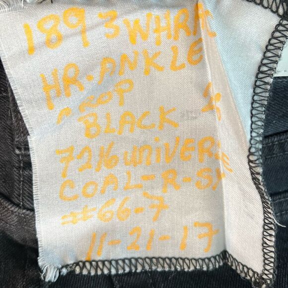 Re/Done 90s High-Rise Ankle Crop in Universe Coal Black, Distressed-Size 26-NWOT - Picture 13 of 13